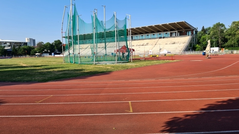 ic_large_w900h600q100_stadion-bucuresti-aruncari